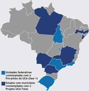 Mapa do Brasil com as unidades federativas contempladas pela fase pré-piloto do Projeto UCA e com o UCA-Total